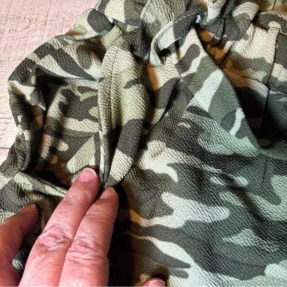 Full Circle Trends Green Camo Pull On Shorts Womens Size 2X New - Picture 7 of 16